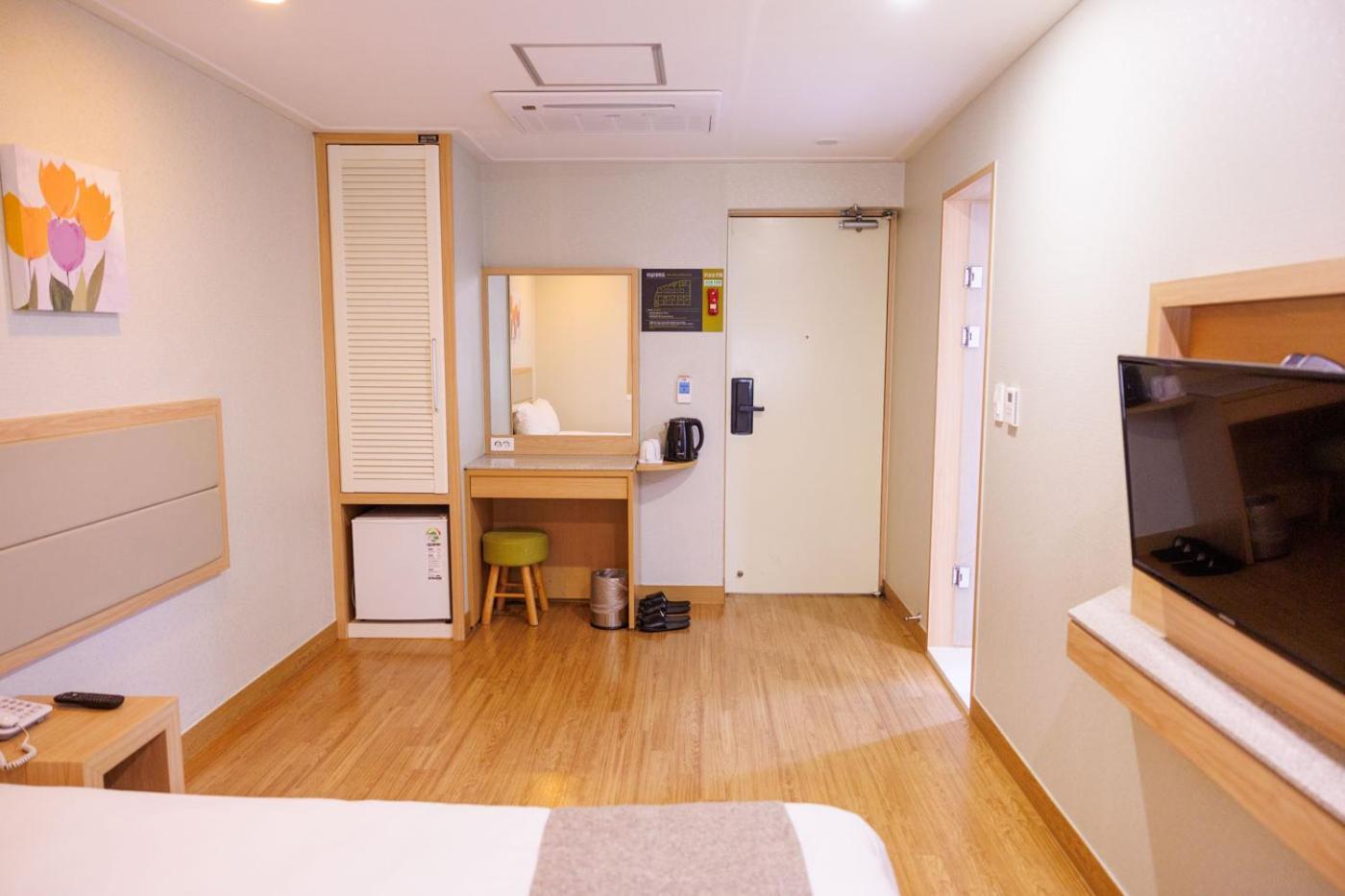 Staz Hotel Jeju Robero Kültér fotó