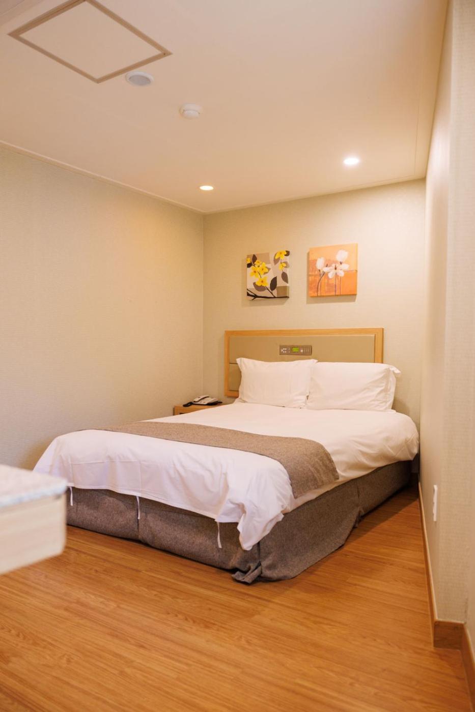 Staz Hotel Jeju Robero Kültér fotó